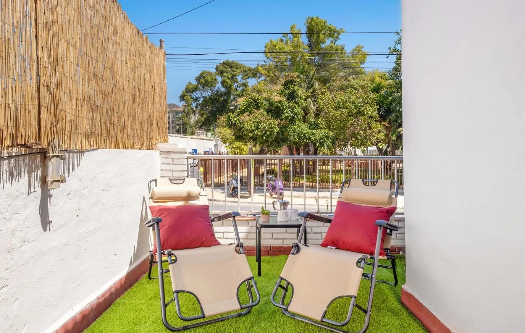 Apartamento En La Playa Con Terraza contacts