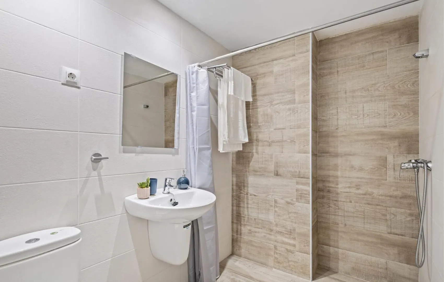 Apartamento En La Playa Con Terraza Malaga